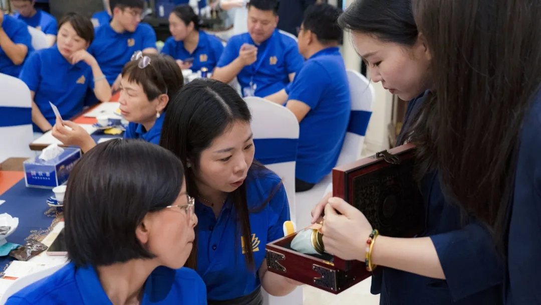 长江商学院